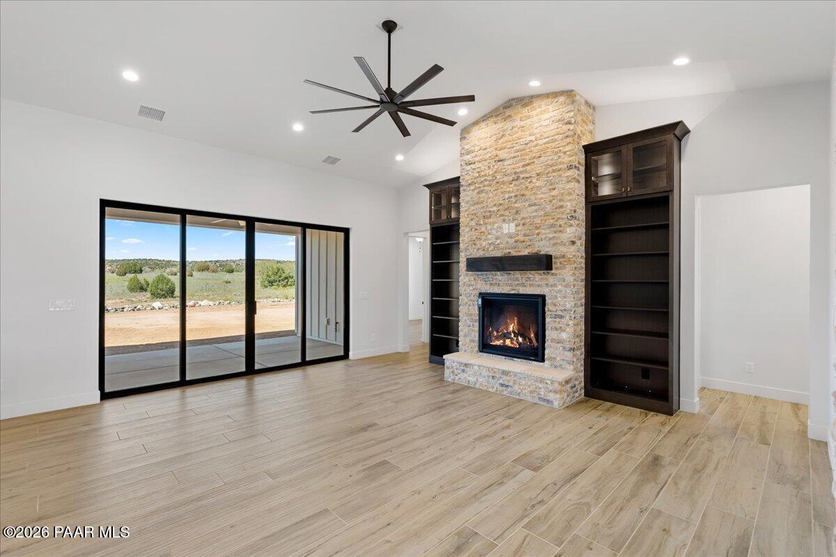 1170 East Cougar Ridge Road Paulden, AZ 86334 - Photo 21 of 59 Living Room