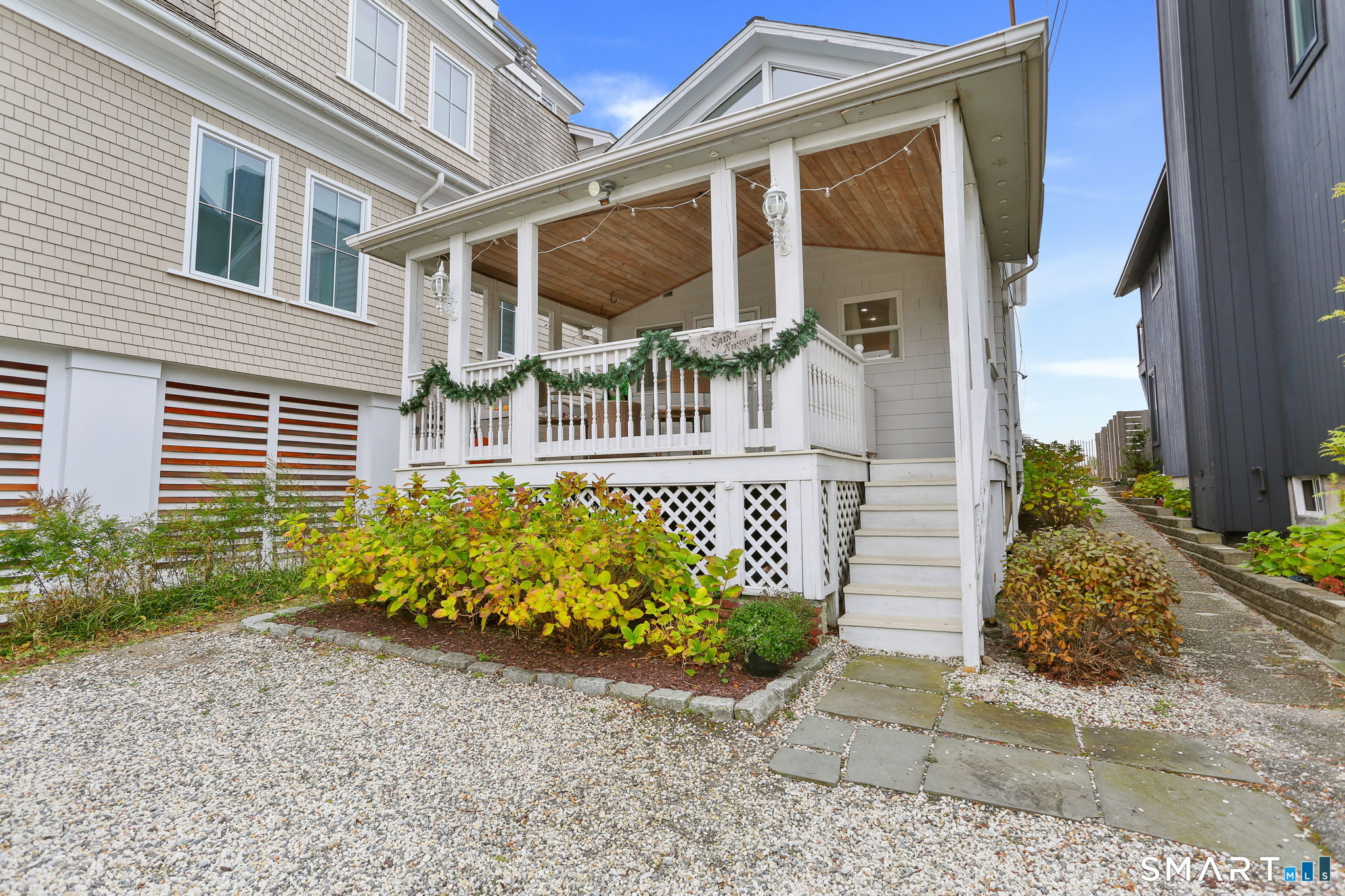 1235 Fairfield Beach Road Fairfield, CT 06824 - Photo 2 of 31