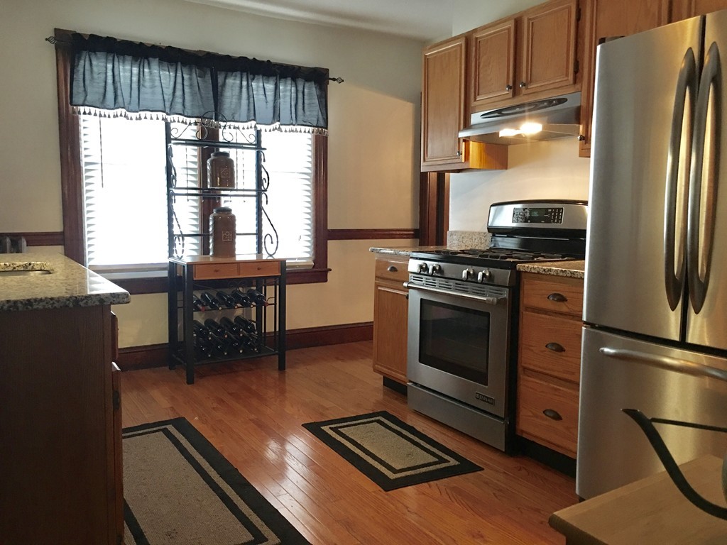 136 Marsden Street Springfield, MA 01109 - Photo 3 of 30