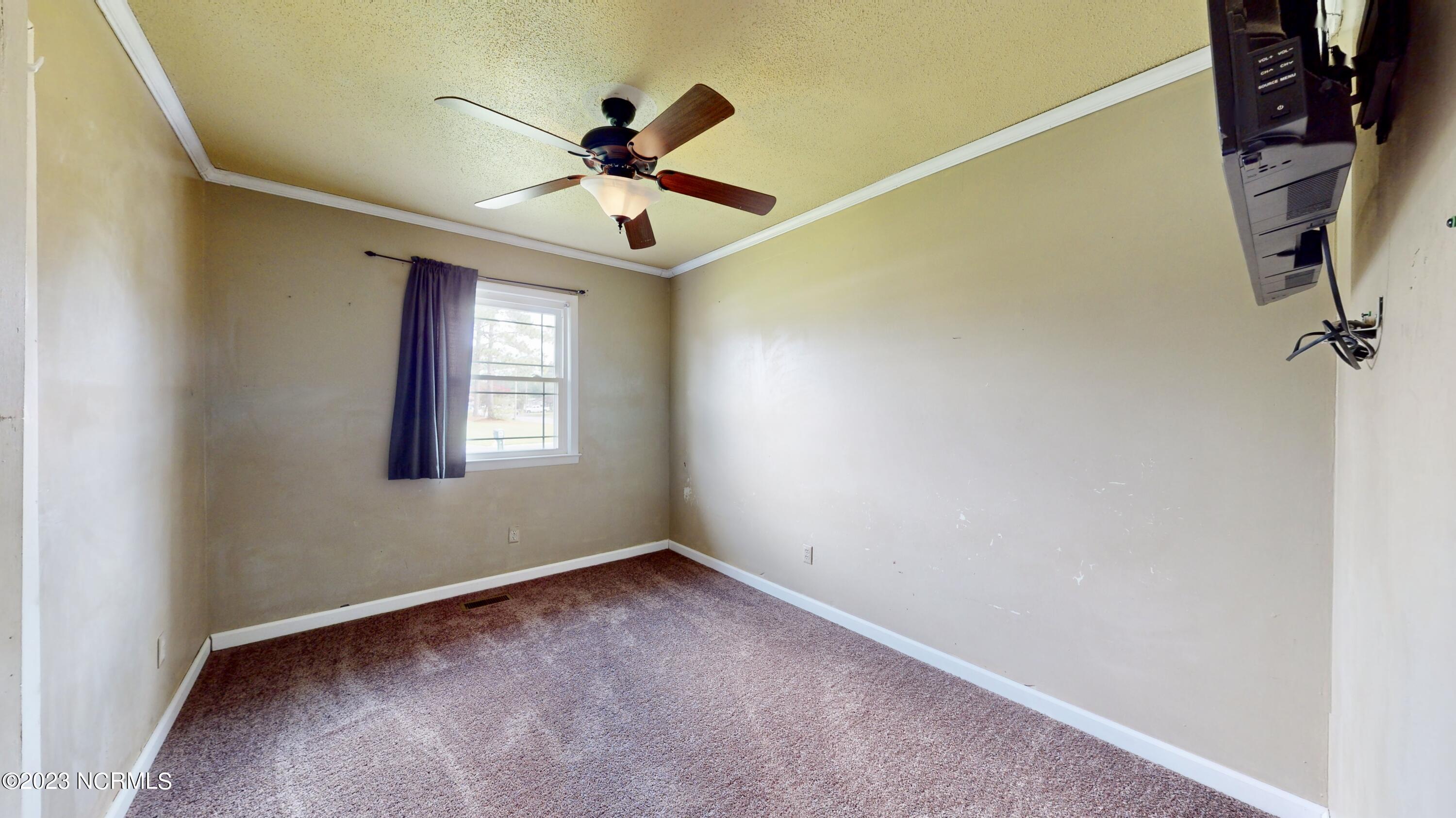315 Tall Pine Road Havelock, NC 28532 - Photo 7 of 28 315-Tallpine-Rd-08292023_072912