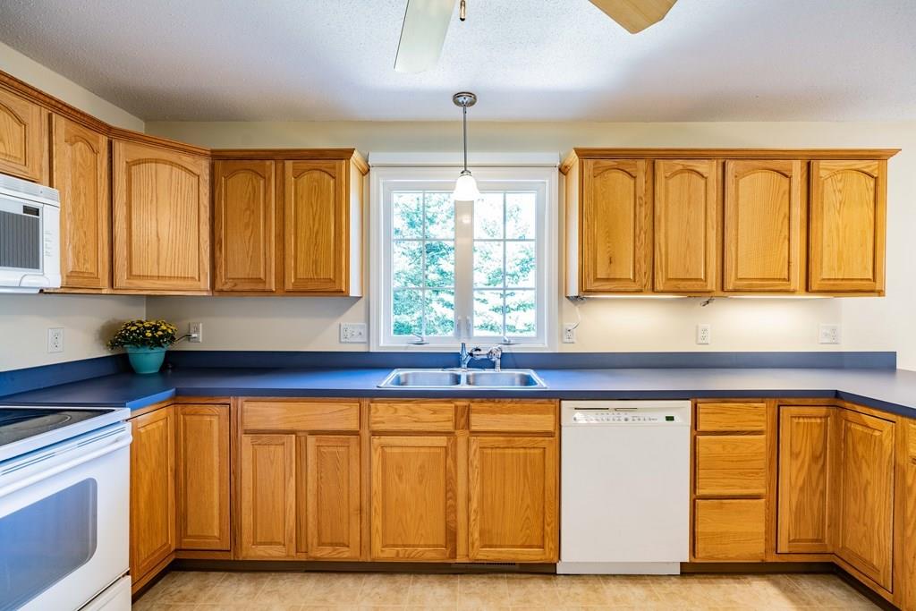 439 Springdale Road Westfield, MA 01085 - Photo 17 of 42 Gallery Image 17