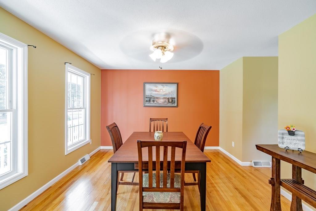 439 Springdale Road Westfield, MA 01085 - Photo 4 of 42 Gallery Image 4