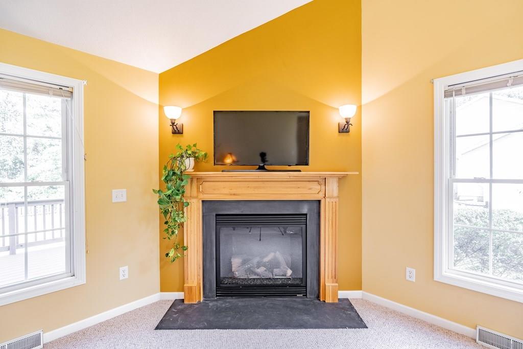 439 Springdale Road Westfield, MA 01085 - Photo 10 of 42 Gallery Image 10