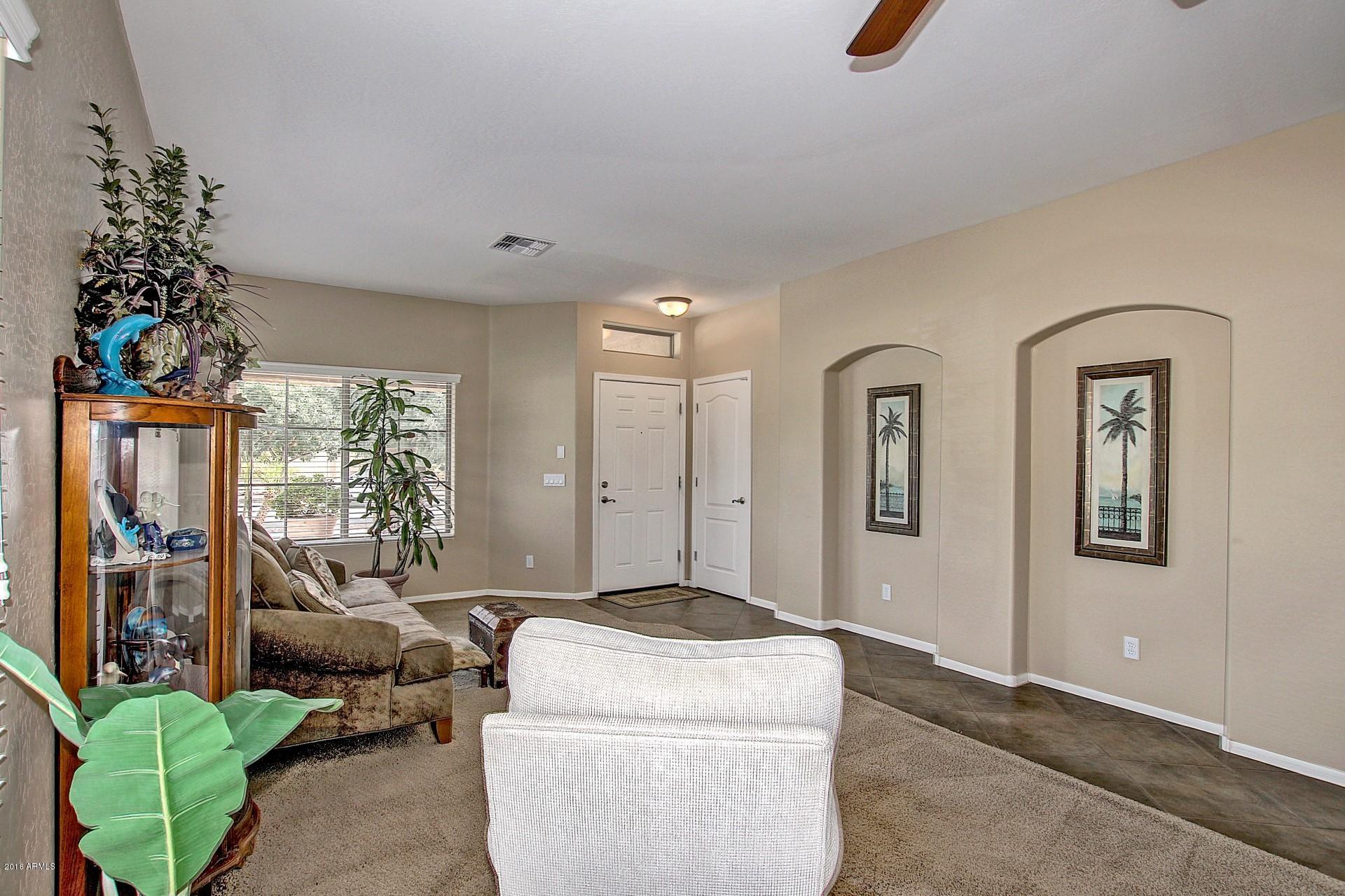 4165 East Los Altos Road Gilbert, AZ 85297 - Photo 13 of 44 NICHES IN LIVING ROOM