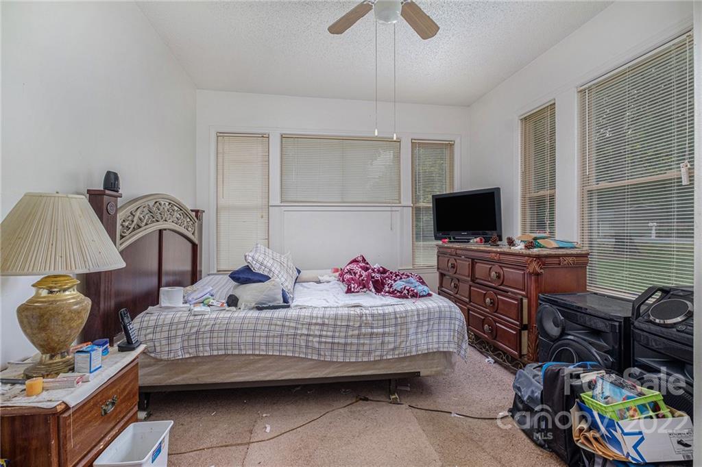4401 Lake Road Charlotte, NC 28269 - Photo 14 of 25 Gallery Image 14