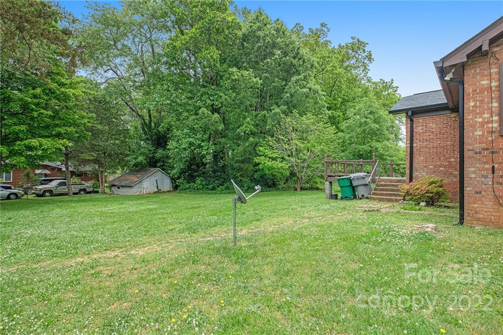 4401 Lake Road Charlotte, NC 28269 - Photo 22 of 25 Gallery Image 22