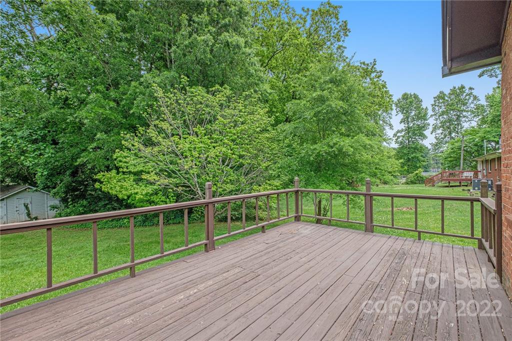 4401 Lake Road Charlotte, NC 28269 - Photo 23 of 25 Gallery Image 23