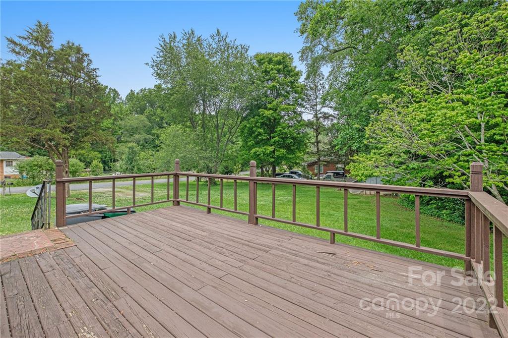 4401 Lake Road Charlotte, NC 28269 - Photo 24 of 25 Gallery Image 24