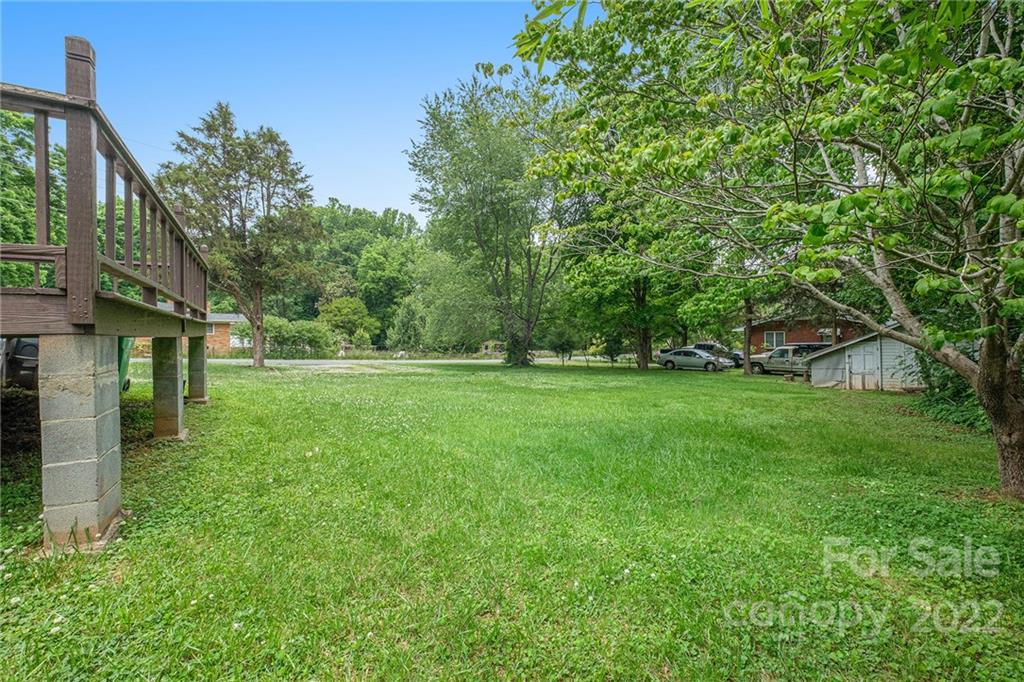 4401 Lake Road Charlotte, NC 28269 - Photo 25 of 25 Gallery Image 25