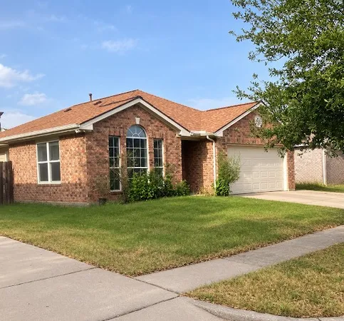 $1,990 | 7238 Junco Drive, Houston, TX 77040