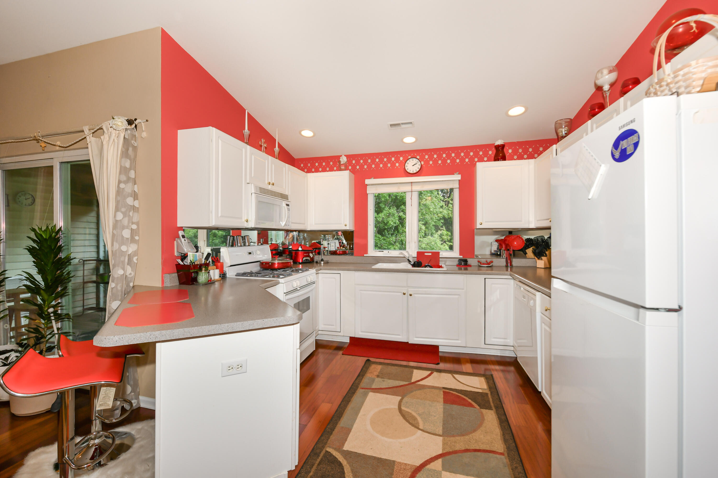 91 Potawatomi Road, Unit J4 Williams Bay, WI 53191 - Photo 12 of 33 Kitchen