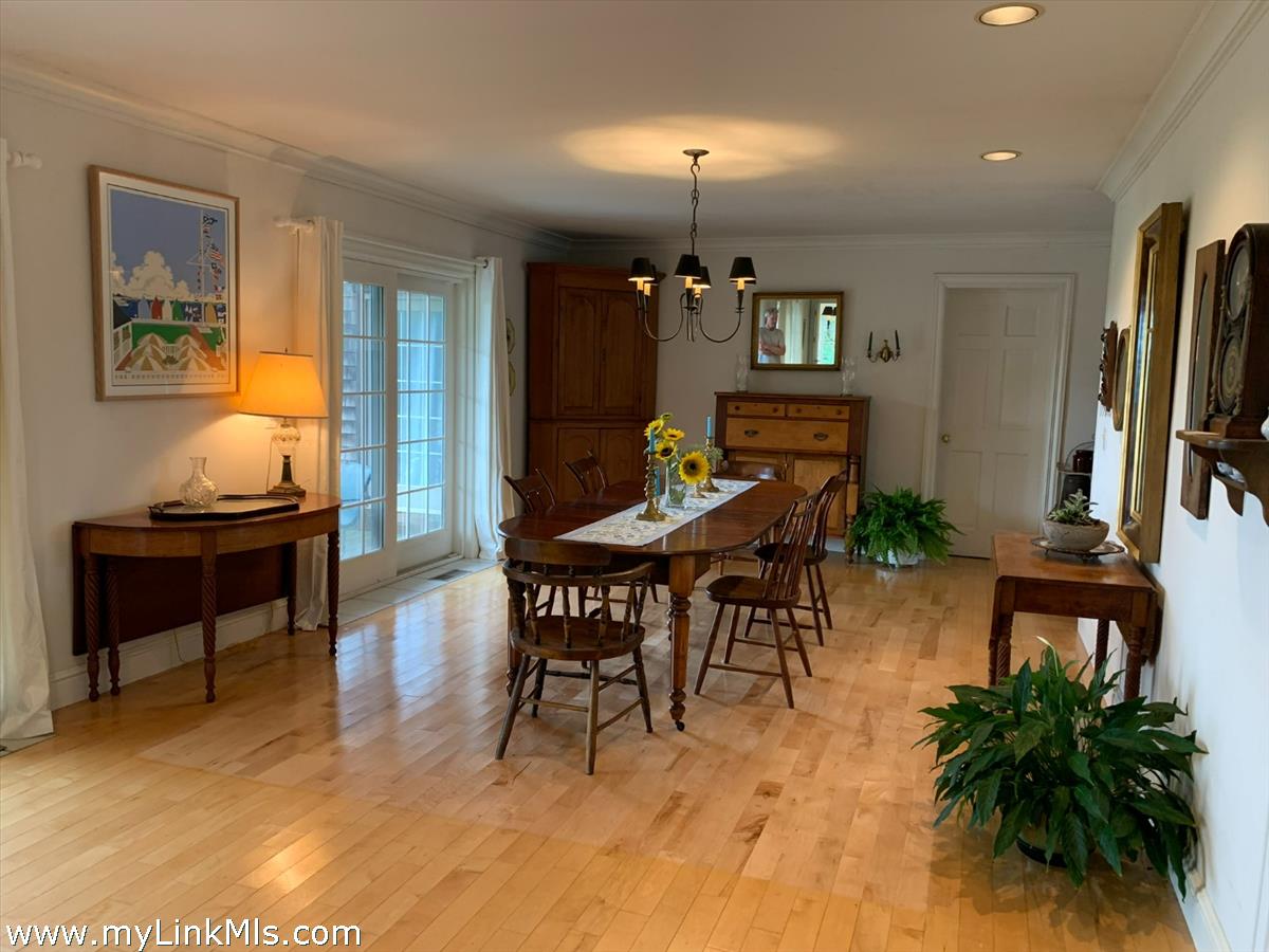 160 Madaket Road Nantucket, MA 02554 - Photo 13 of 58 Dining room opens to the livingroom