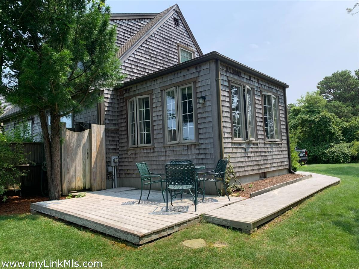 160 Madaket Road Nantucket, MA 02554 - Photo 37 of 58 Guesthouse deck