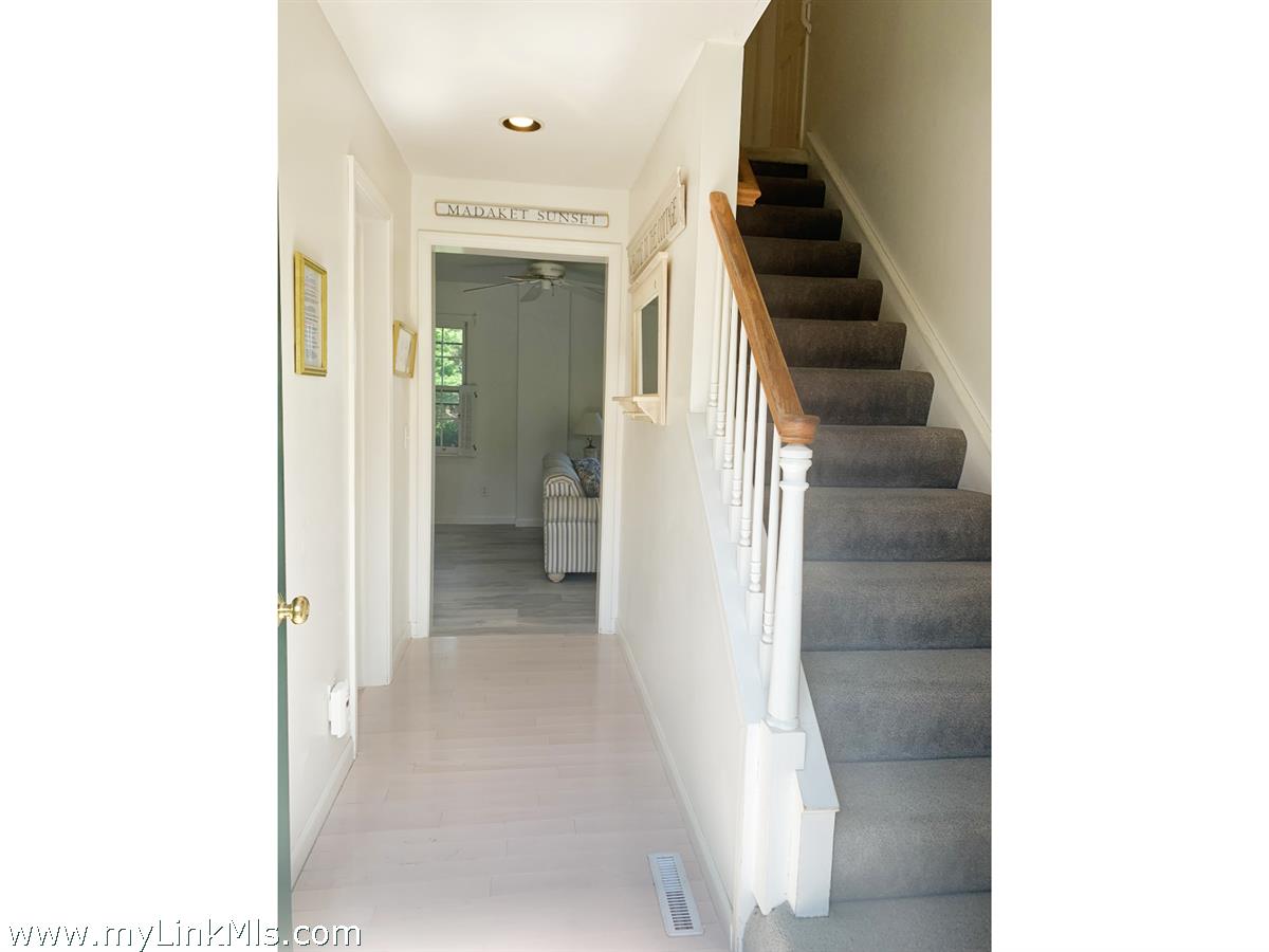 160 Madaket Road Nantucket, MA 02554 - Photo 38 of 58 Guesthouse Entrance