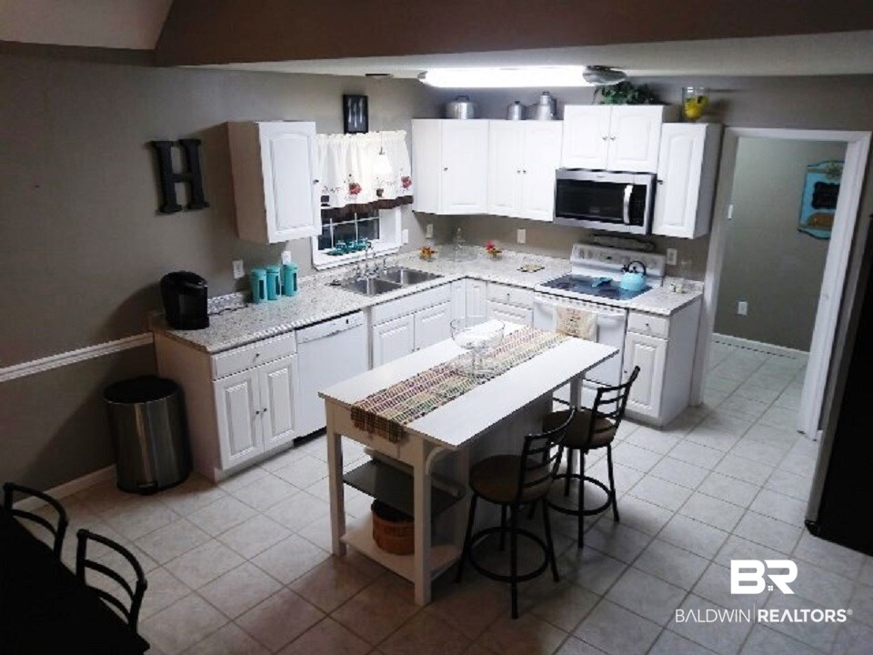 8952 Hillside Circle East Foley, AL 36535 - Photo 7 of 24