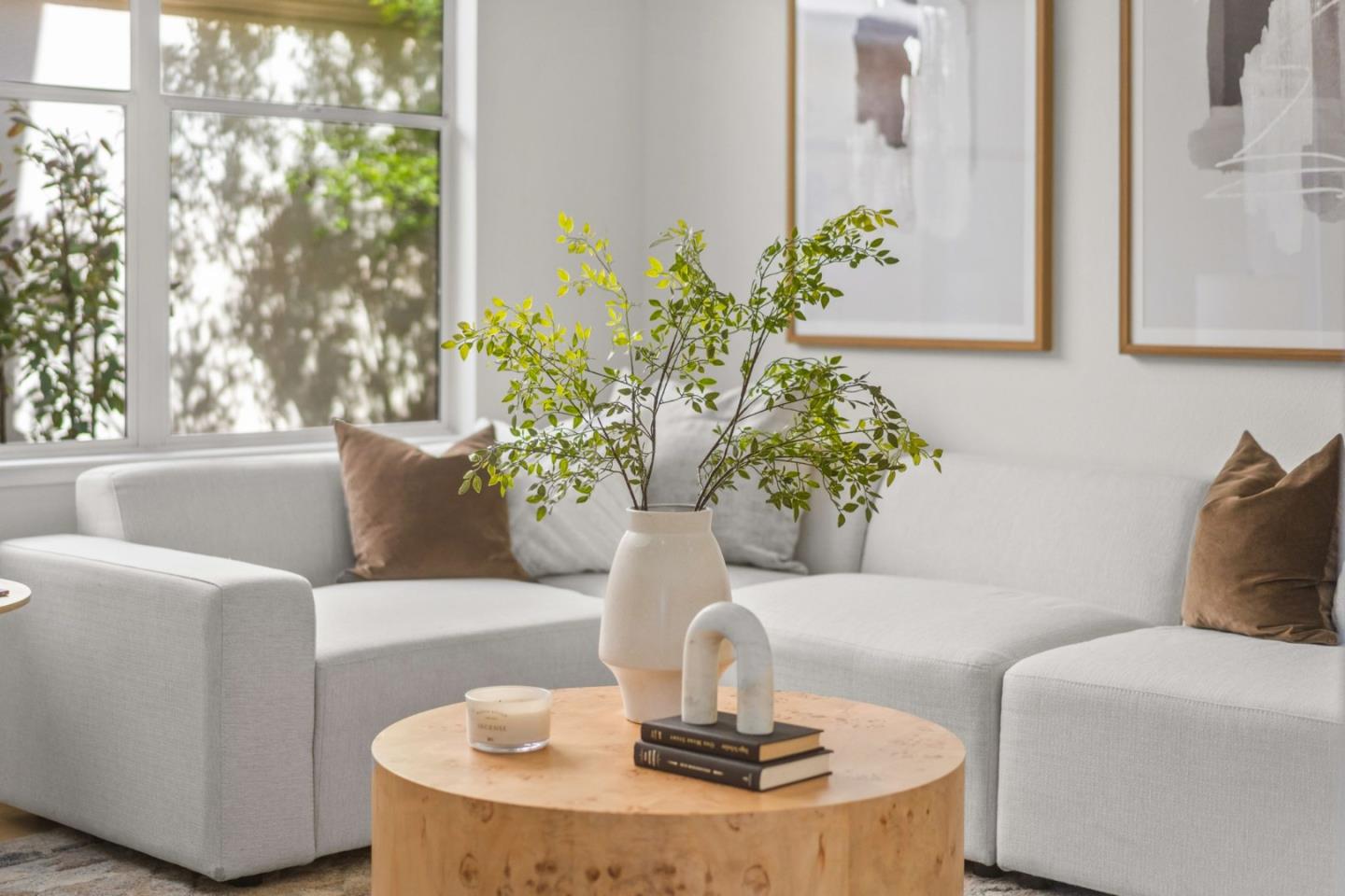 107 Beacon Street Mountain View, CA 94040 - Photo 21 of 55 a vase of flowers sitting on a dining table