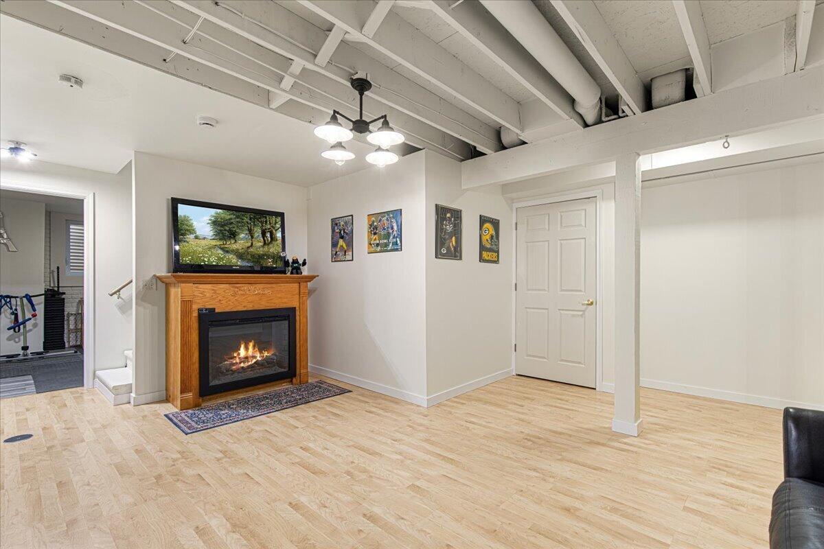 2350 East Sandy Acre Road West Bend, WI 53090 - Photo 32 of 42 Rec Room