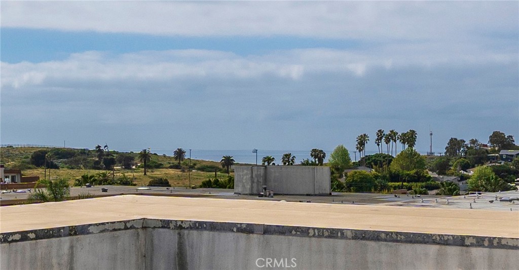 8710 Delgany Avenue, Unit 3 Playa del Rey, CA 90293 - Photo 26 of 34 a terrace with a city view