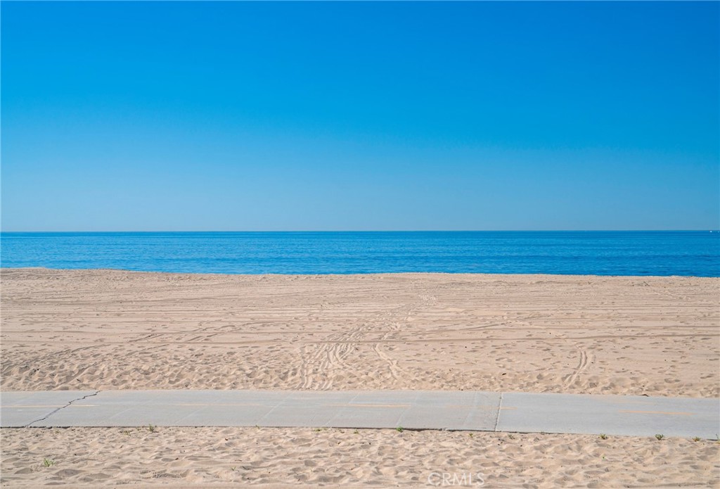 8710 Delgany Avenue, Unit 3 Playa del Rey, CA 90293 - Photo 34 of 34 a view of an ocean beach