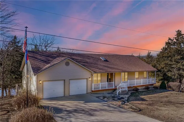 $415,000 | 32291 Barclay Loop, Warsaw, MO 65355