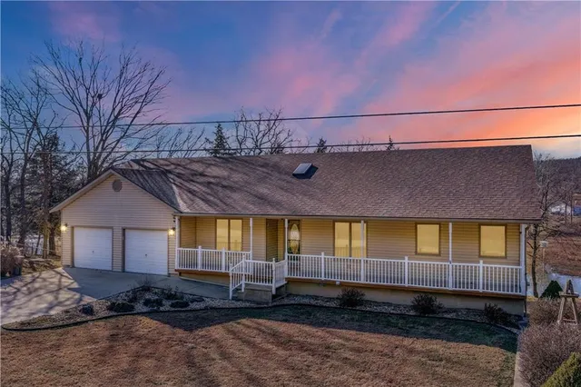 $415,000 | 32291 Barclay Loop, Warsaw, MO 65355