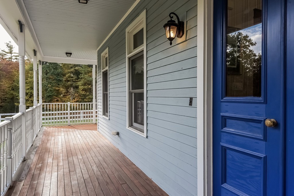 20 Harriman Road Merrimac, MA 01860 - Photo 4 of 30 a view of a house with a porch
