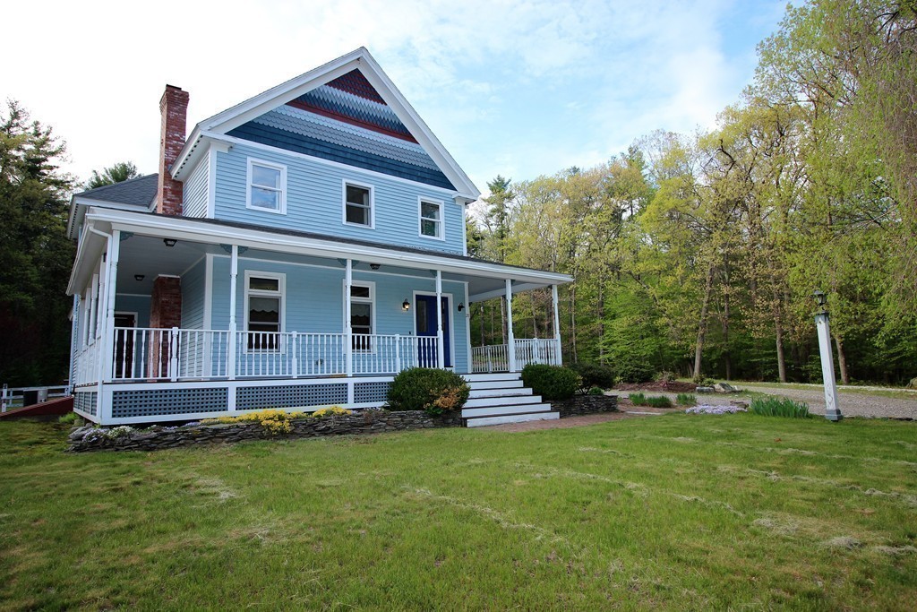 20 Harriman Road Merrimac, MA 01860 - Photo 6 of 30 a view of a house with a yard