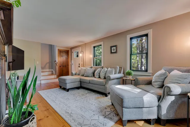 $798,000 | 10 Pine Mountain Road, York, ME 03902