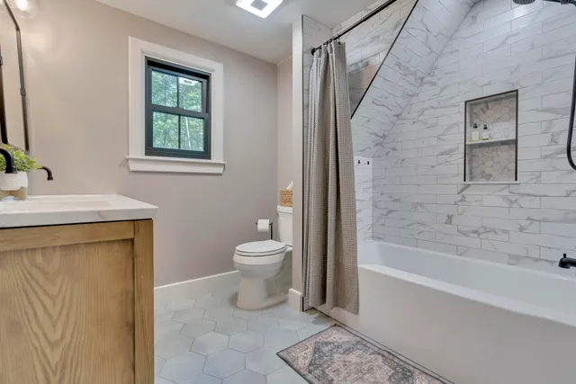 $798,000 | 10 Pine Mountain Road, York, ME 03902