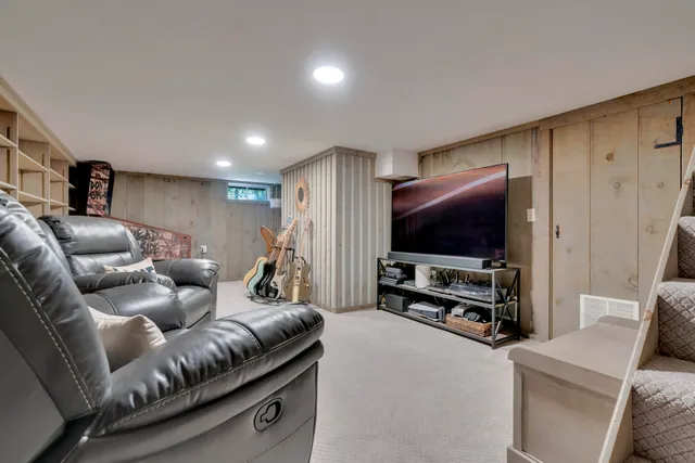 $798,000 | 10 Pine Mountain Road, York, ME 03902