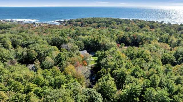 $798,000 | 10 Pine Mountain Road, York, ME 03902