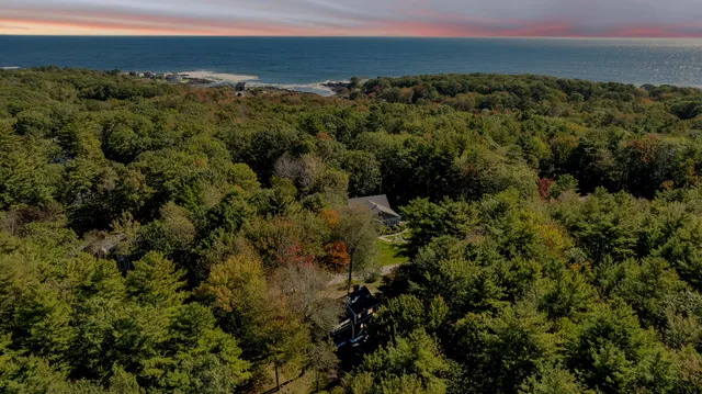 $798,000 | 10 Pine Mountain Road, York, ME 03902