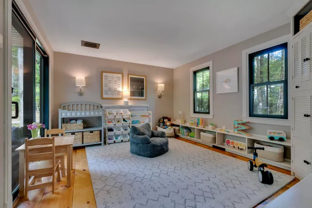 $798,000 | 10 Pine Mountain Road, York, ME 03902