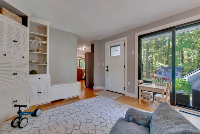 $798,000 | 10 Pine Mountain Road, York, ME 03902