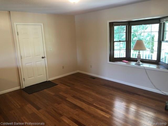 8088 North Center Road Mount Morris, MI 48458 - Photo 12 of 42 IMG_0271.jpg