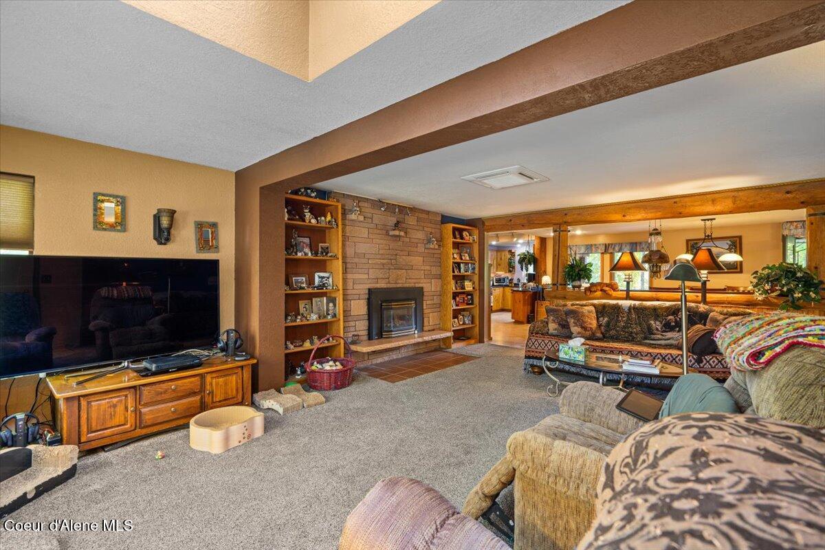 182 Fern Lane Cocolalla, ID 83813 - Photo 11 of 73 07-Living Room