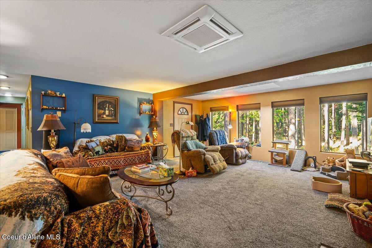 182 Fern Lane Cocolalla, ID 83813 - Photo 13 of 73 09-Living Room