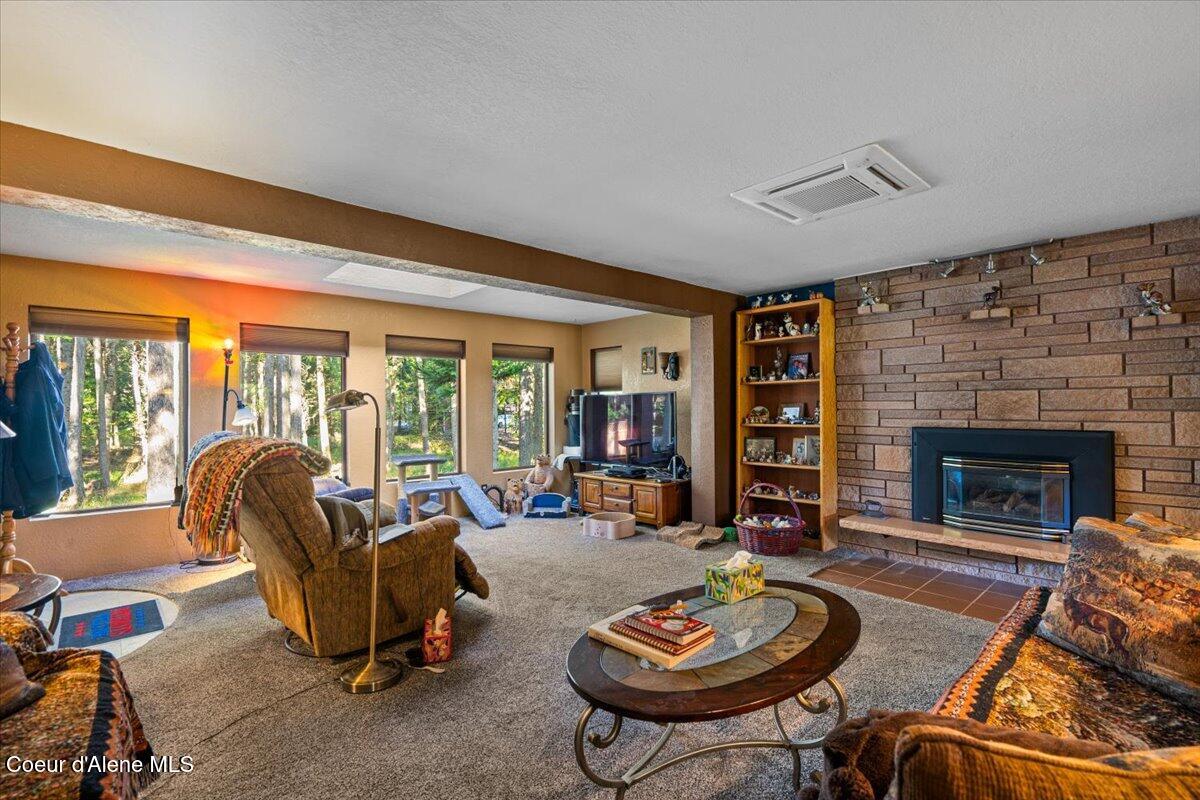 182 Fern Lane Cocolalla, ID 83813 - Photo 14 of 73 10-Living Room
