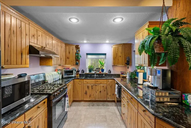 $759,000 | 182 Fern Lane, Cocolalla, ID 83813