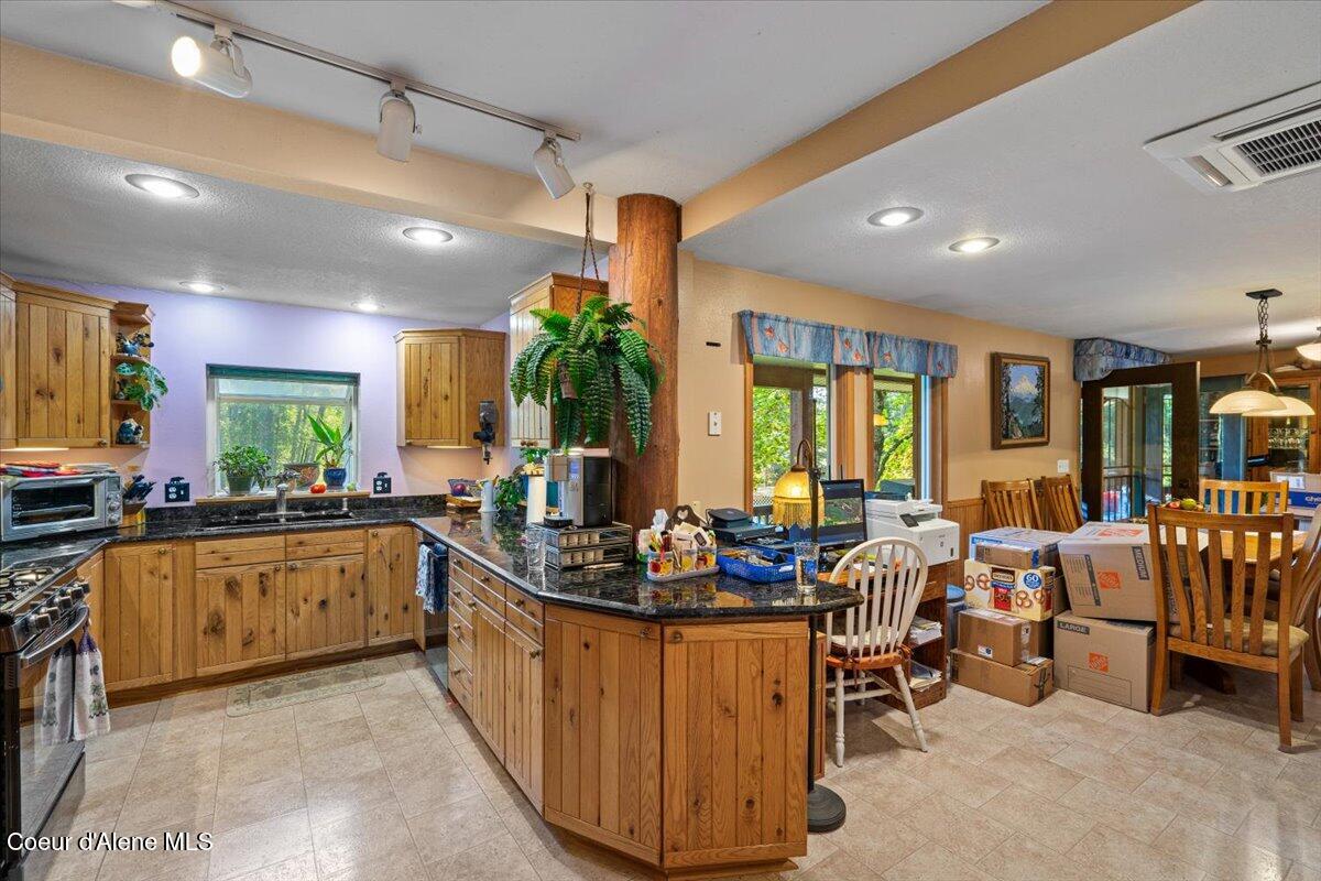 182 Fern Lane Cocolalla, ID 83813 - Photo 17 of 73 13-Kitchen