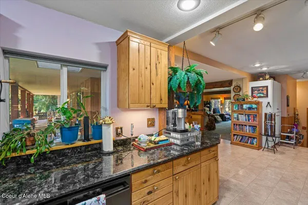 $734,900 | 182 Fern Lane, Cocolalla, ID 83813