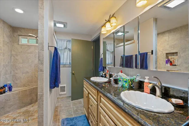 $759,000 | 182 Fern Lane, Cocolalla, ID 83813