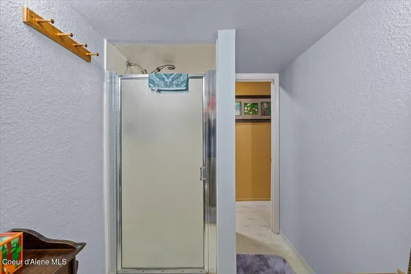 $734,900 | 182 Fern Lane, Cocolalla, ID 83813