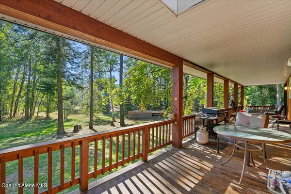 $734,900 | 182 Fern Lane, Cocolalla, ID 83813