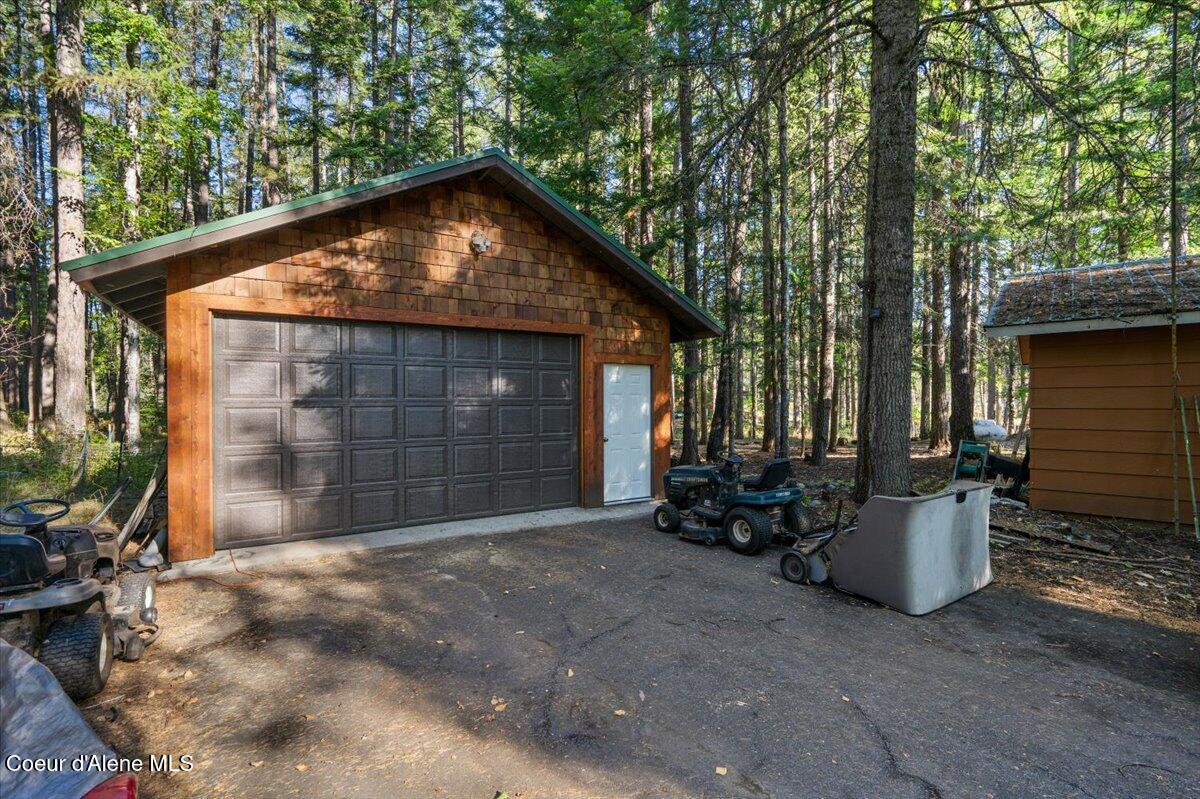 182 Fern Lane Cocolalla, ID 83813 - Photo 36 of 73 33-Garage