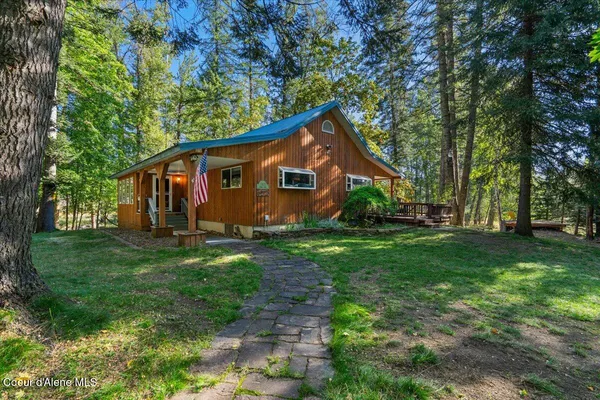 $734,900 | 182 Fern Lane, Cocolalla, ID 83813
