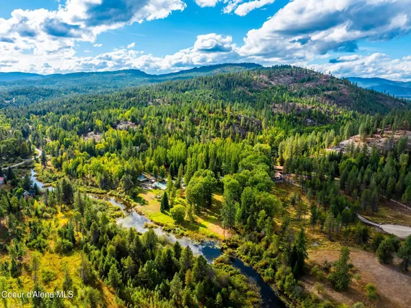 $734,900 | 182 Fern Lane, Cocolalla, ID 83813