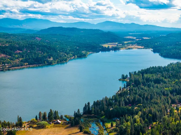 $734,900 | 182 Fern Lane, Cocolalla, ID 83813