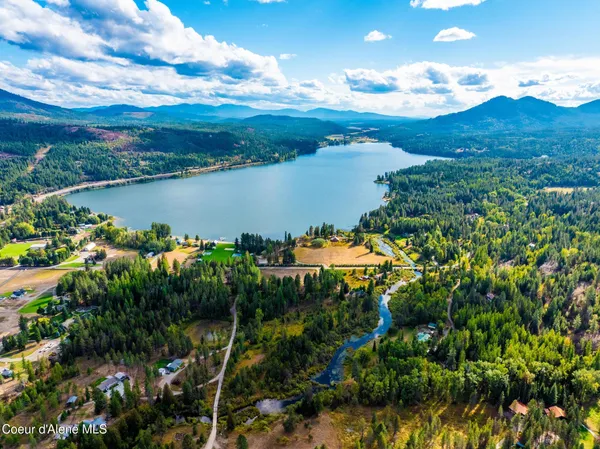 $734,900 | 182 Fern Lane, Cocolalla, ID 83813