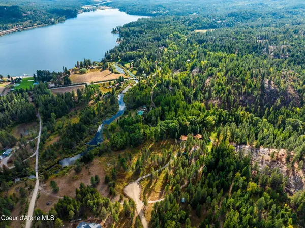 $734,900 | 182 Fern Lane, Cocolalla, ID 83813